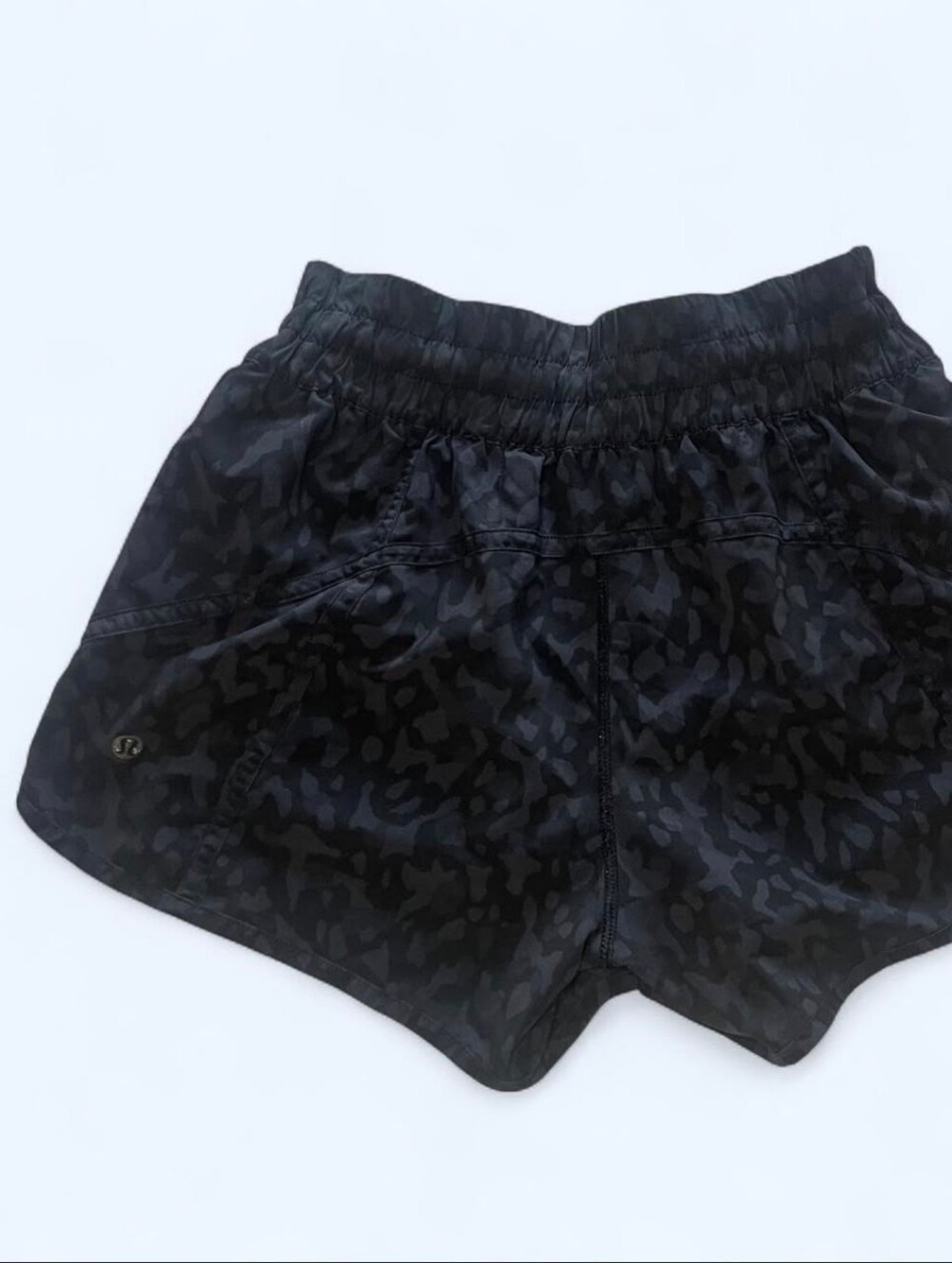 Lululemon Tracker Short V 4" Formation Camo Deep Coal Size 6 Low Rise W7AQQS